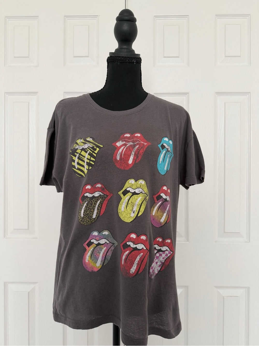 Ladies Small Rolling Stones Black Tee with Multicolor Tongue Graphics. Size smal